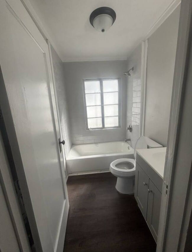 Photo - 1105 W 5th Ave