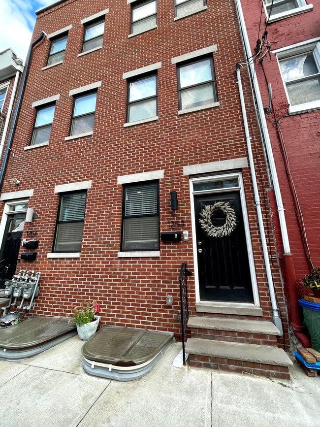 Photo - 1253 N Mascher St Unit B