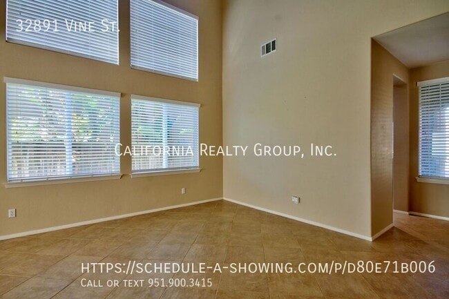 Photo - 32891 Vine St