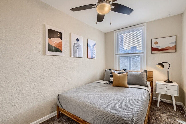 Photo - 1073 N Downing St Unidad ID1026252P