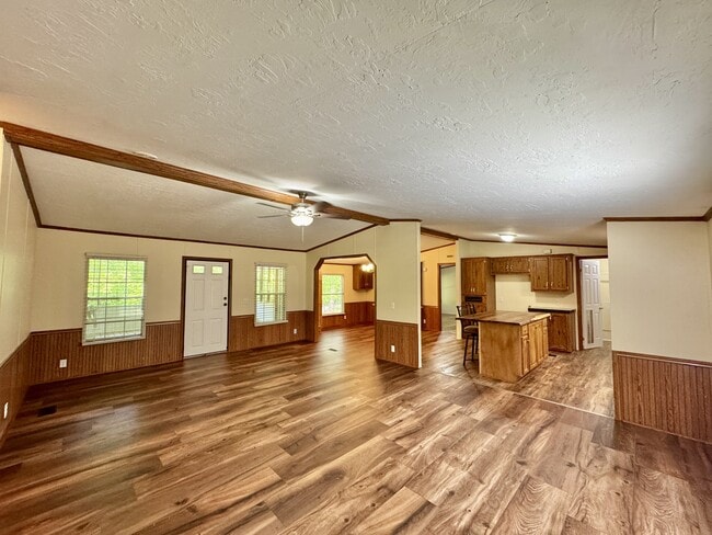 Photo - 229 Bateman Ln