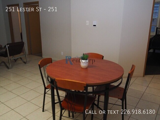 Photo - 251 Lester St