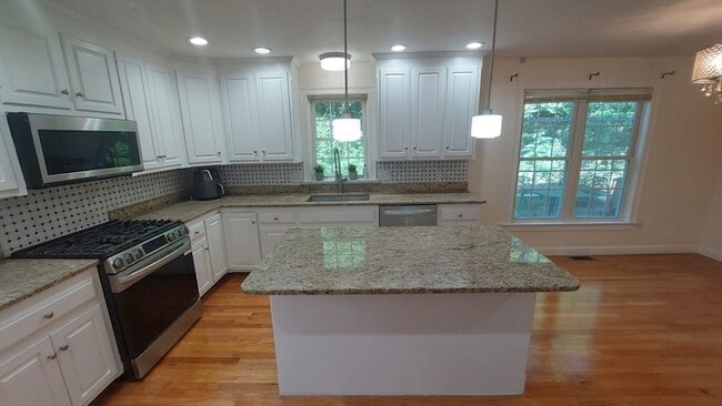 Photo - 339 Poplar St
