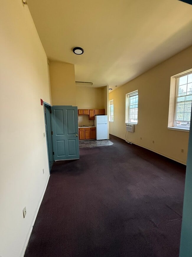 Photo - Spacious 2 Bedroom Apartment Unit 1-2B