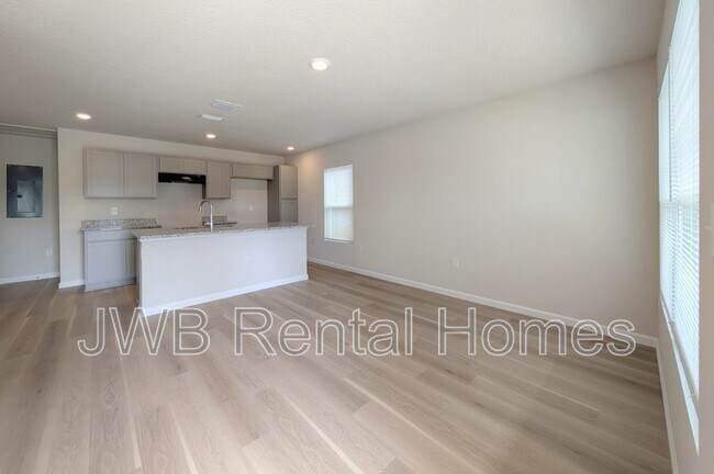 Photo - 1499 Logan St