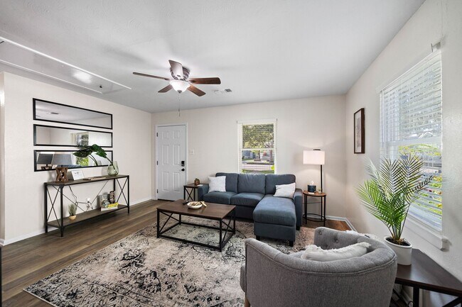 Photo - 3330 Avenue O 1/2