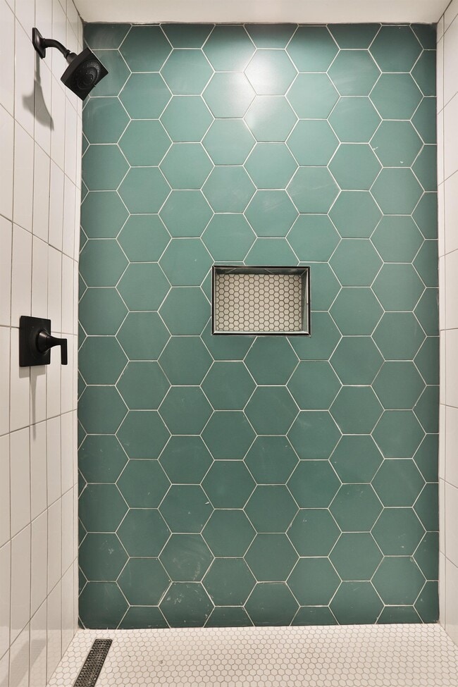 Photo - 6105-6107 Waterman Blvd Unit 6107
