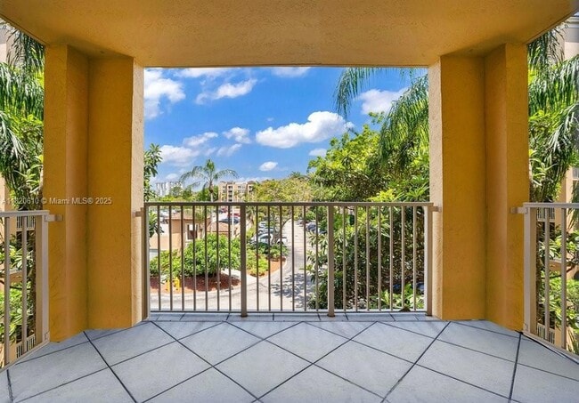 Building Photo - 19555 E Country Club Dr Unit 8307 Rental