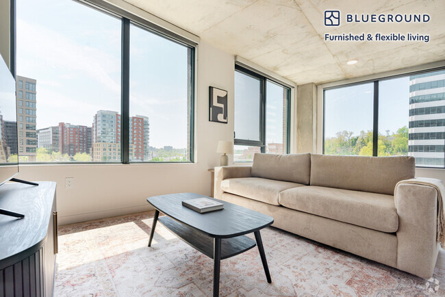 Building Photo - 3030 Potomac Ave Unit FL3-ID1027 Rental