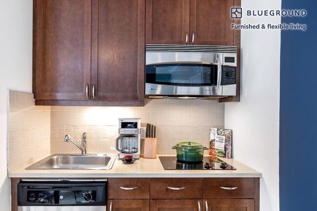 488 7th Ave Unit SI FL10-ID143