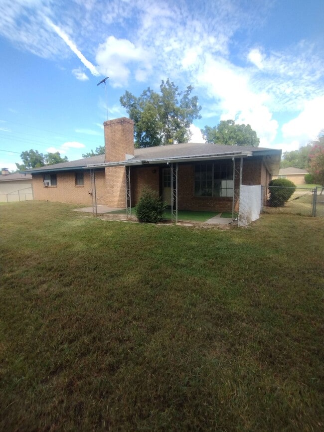 Photo - 402 S Wofford St