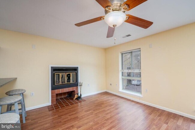 Photo - 35 Andrew Pl Unit R112