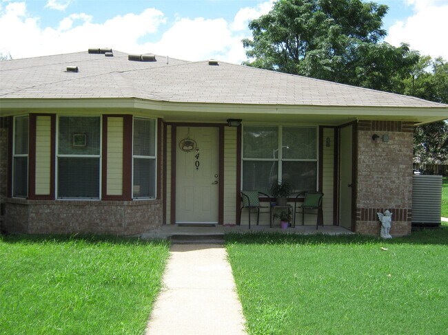 Photo - 716 Gardner Dr