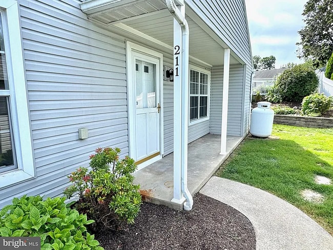 Photo - 211 Halsey Ave