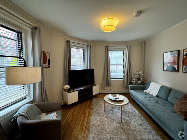 Building Photo - 34 E Newton St Rental