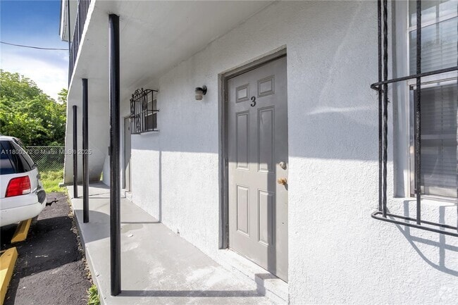 Building Photo - 6950 NW 8th Ave Unit 3 Rental