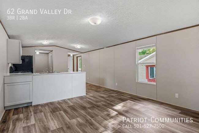 Photo - 62 Grand Valley Dr