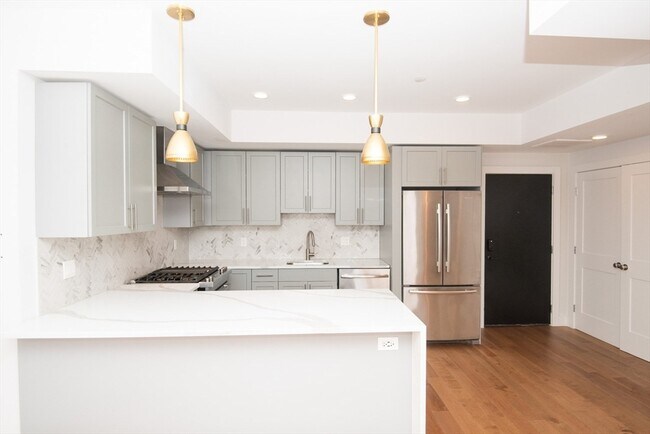 Building Photo - 50 Hichborn St Unit 202