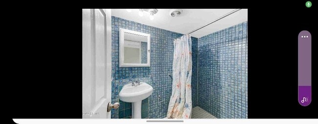 Photo - 2829 W Marshall Ave