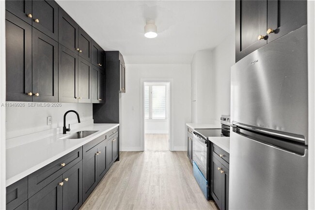 Building Photo - 113 NW 57th St Unit 1