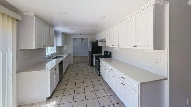13677 Golden Eagle Ct