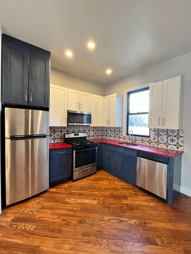 739 Garfield Ave 2A - 735 Garfield Ave Unit 3B