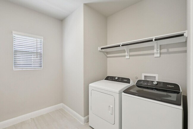 Photo - 6625 Vly Lk Ln