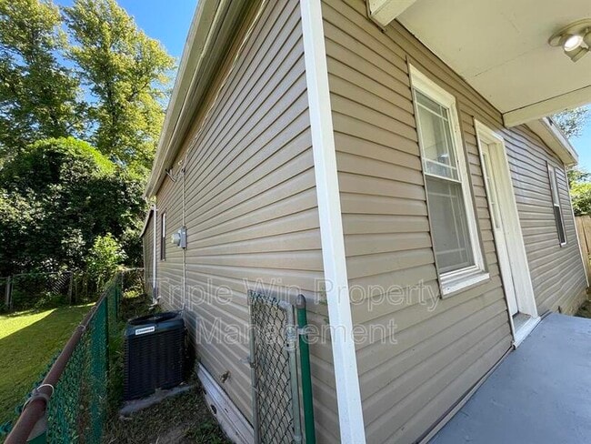 Photo - 4831 Oldenburg Ave