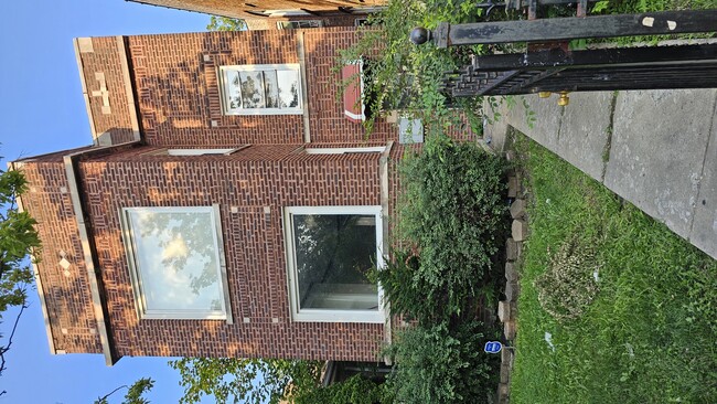 Building Photo - 7839 S Loomis Blvd Rental