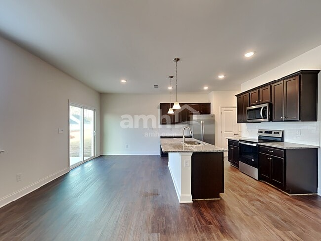 Photo - 845 Headland Wy