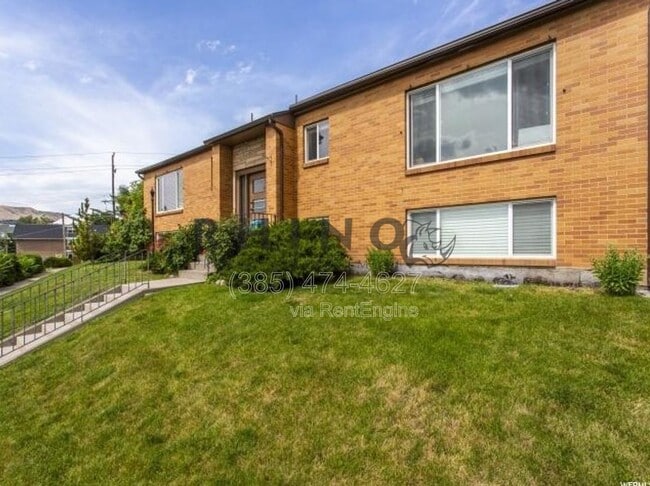 Photo - 615 Grand St E Unit 1