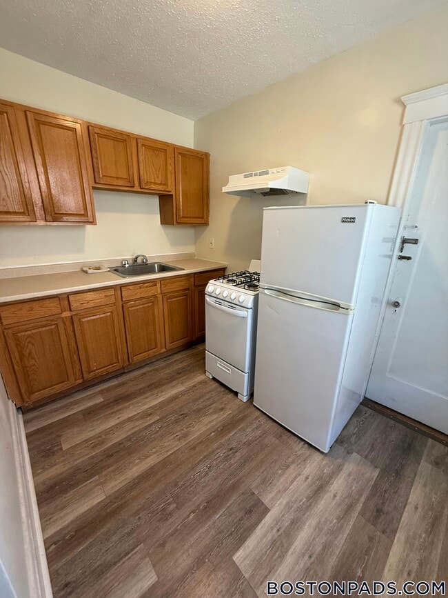 Photo - 349 Pleasant St Unit B1-1