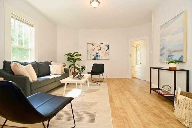 Building Photo - 43 Mt Vernon St Rental