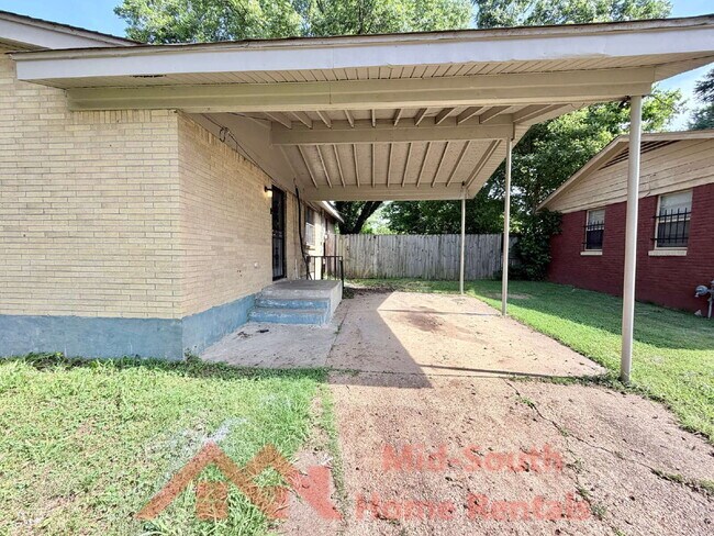 Photo - 2298 Dells Ave
