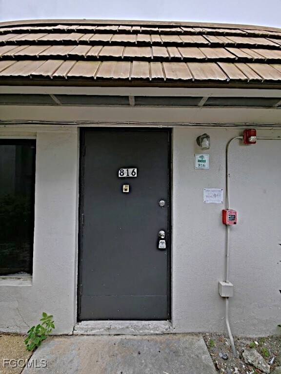 Building Photo - 1830 Maravilla Ave Unit 816 Rental