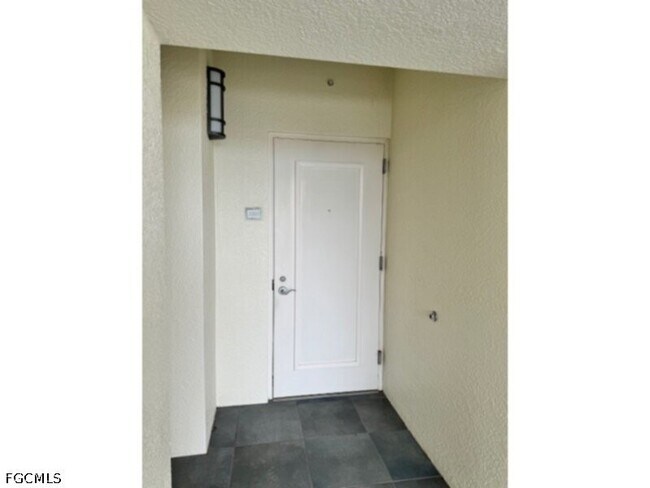 3000 Oasis Grand Blvd Unit 2206