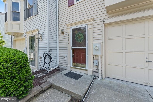 Photo - 1127 Kelfield Dr