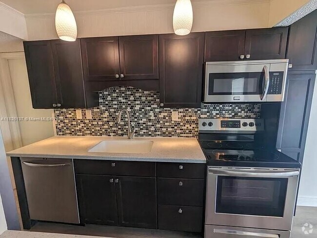Building Photo - 9331 SW 4th St Unit 221A Rental