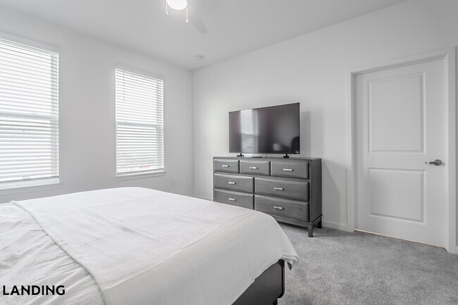Photo - 515 Corso Ln Unit 800
