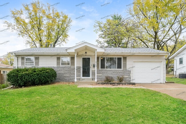 Building Photo - 6714 Village Square Dr