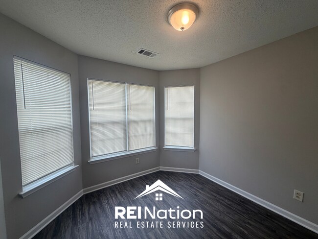 MOVE-IN READY! | Vaulted Ceilings, Bay Window & Appliances Included! | 3 Bed / 2 Bath