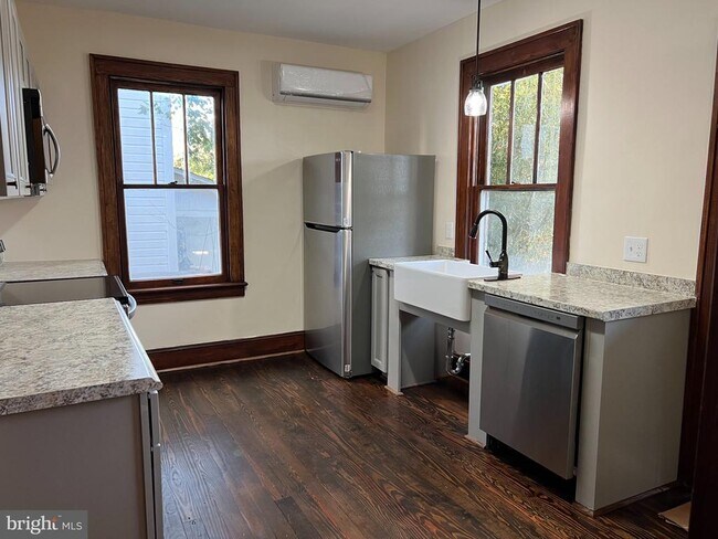 120 E 2nd Ave