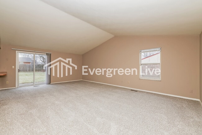 Photo - 4727 Stonehedge St