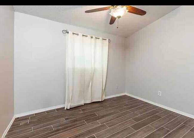 Photo - 583 Bonnell Ave