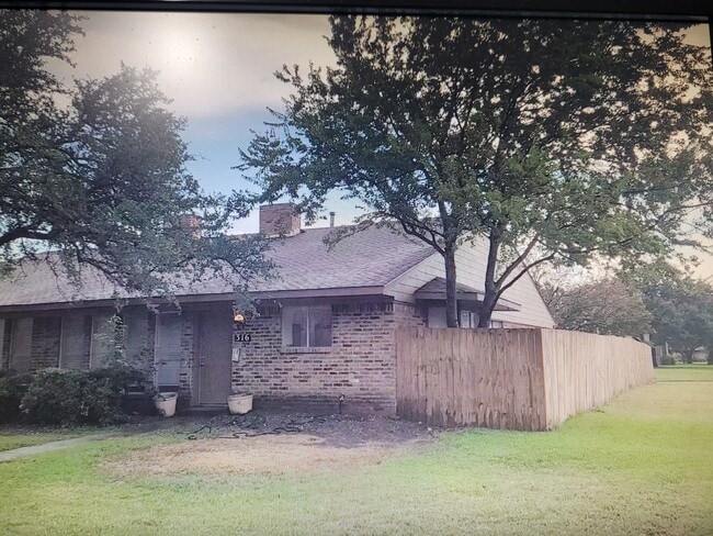 Photo - 316 Towne House Ln
