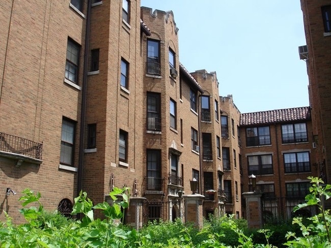 Photo - 4715-4723 N Winchester Ave