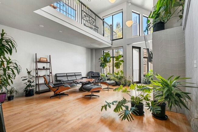 Building Photo - 725 Tehama St Unit 4 Rental