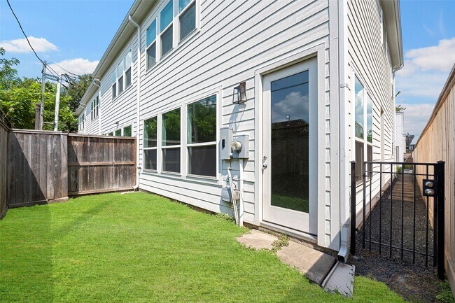 Photo - 1606 Westside Gardens Ln