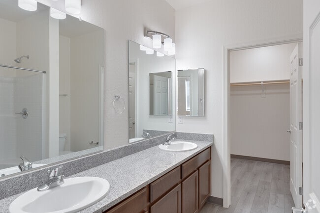 2BR, 2BA - 1,050SF - Primary Bathroom