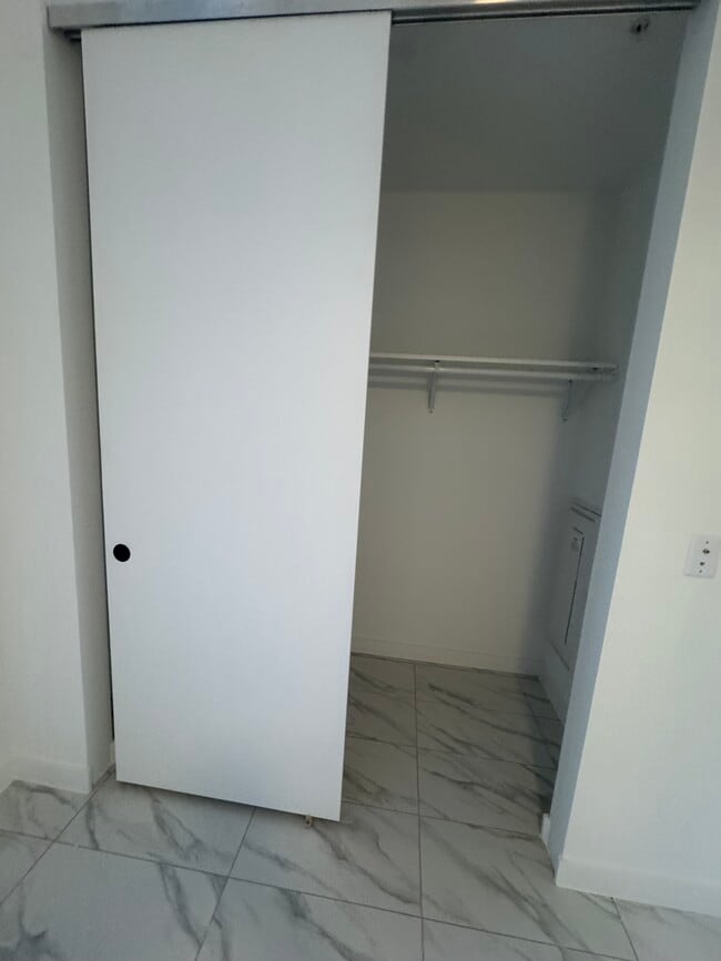 Photo - 16051 W Dixie Hwy Unit 622